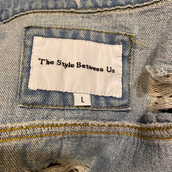The Style Between Us distressed denim jacket L - Picture 6 of 14